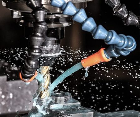 Coolant in CNC Machines – What Is It and Why It Is Used?